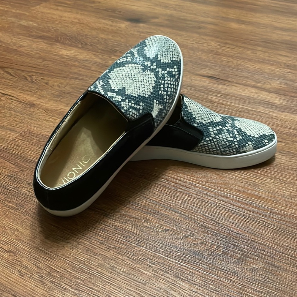 Vionic | Splendid Midi Snake Sneaker